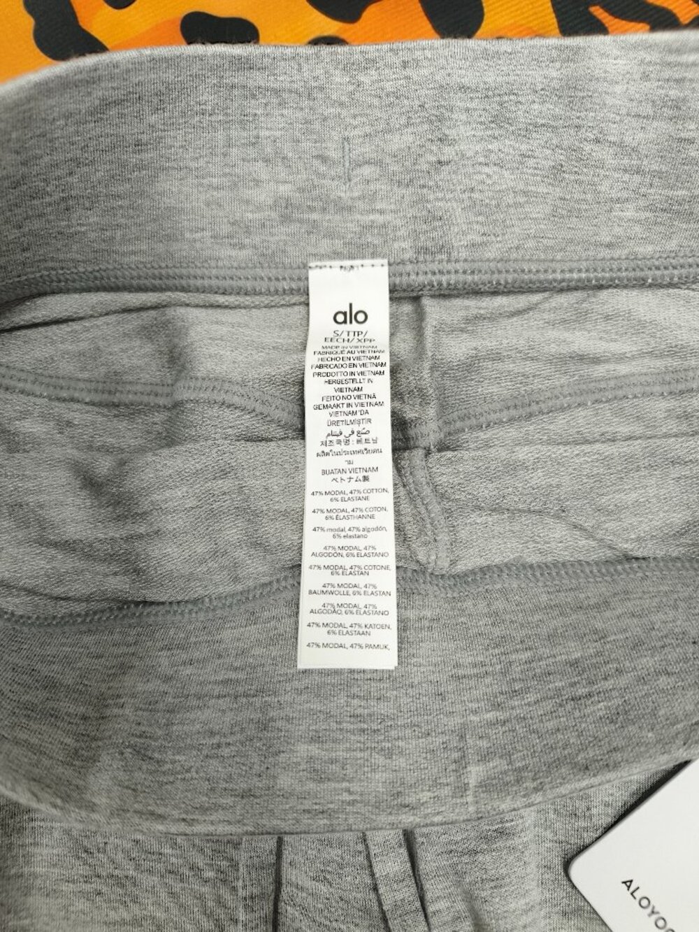 Alo Yoga Sway Bootcut Sweatpant Athletic Grey✨Timeless Y2K 90S Maximum Style😍 - Picture 6 of 8